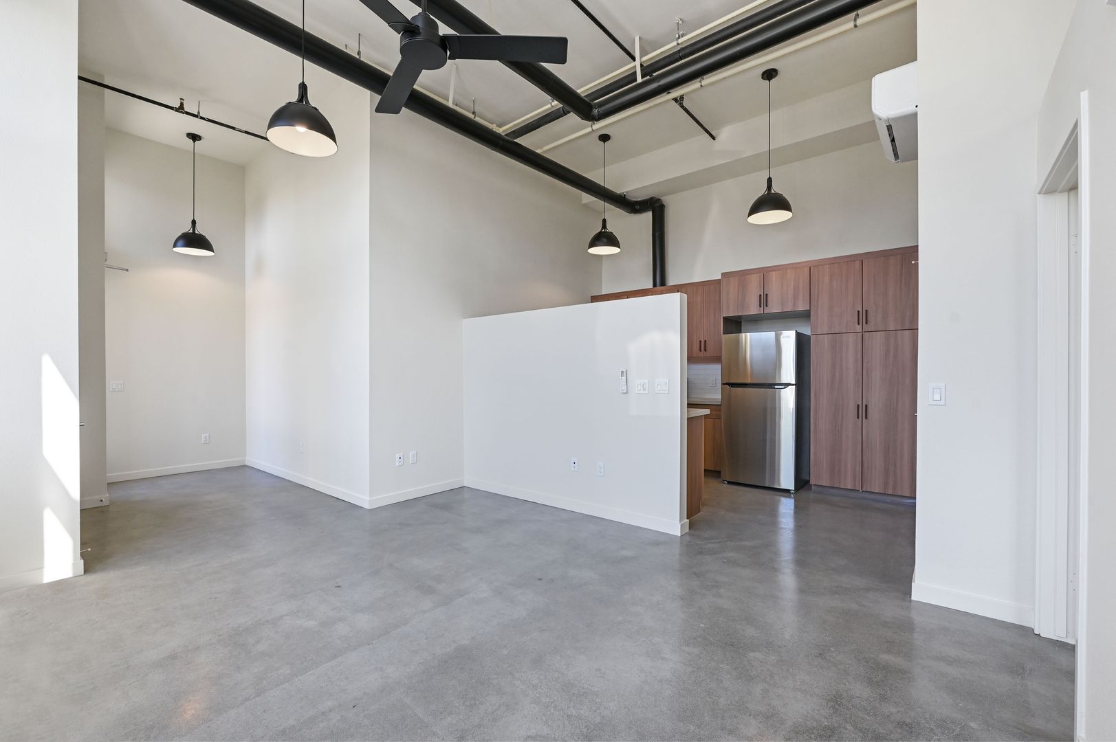 National City Apartment: 611 Highland Avenue