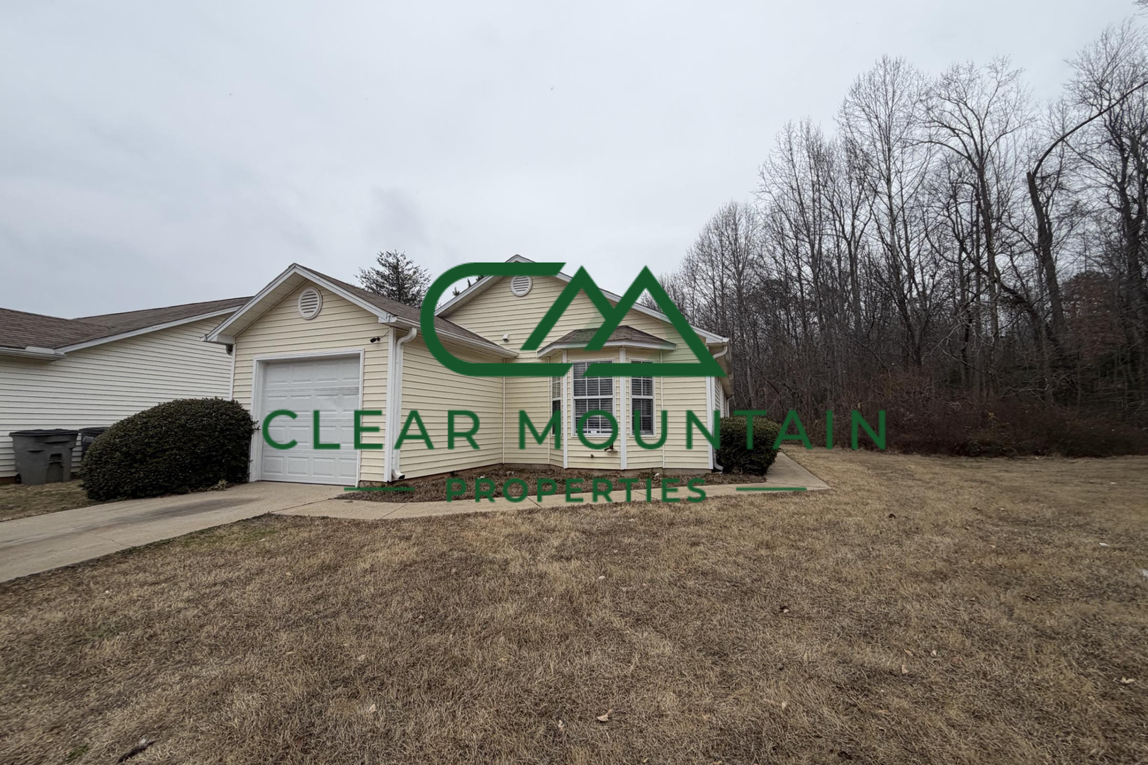 Greenville Apartment: 17 Swamp Fire Ct