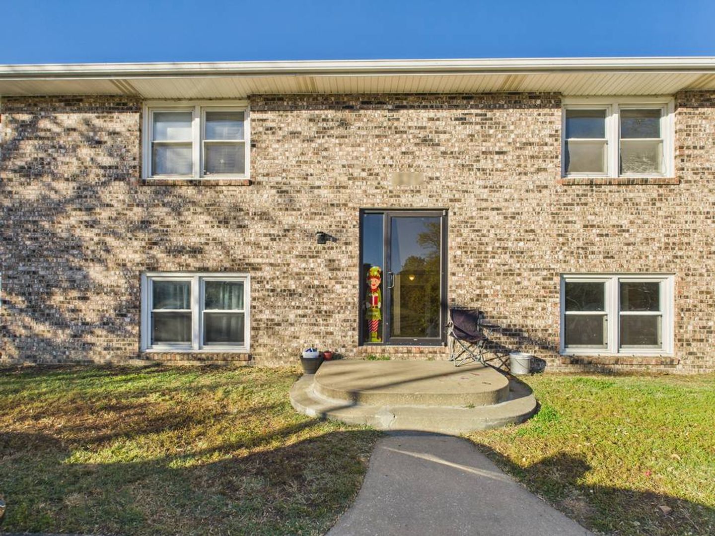 Warrensburg Apartment: 415 E Mill St