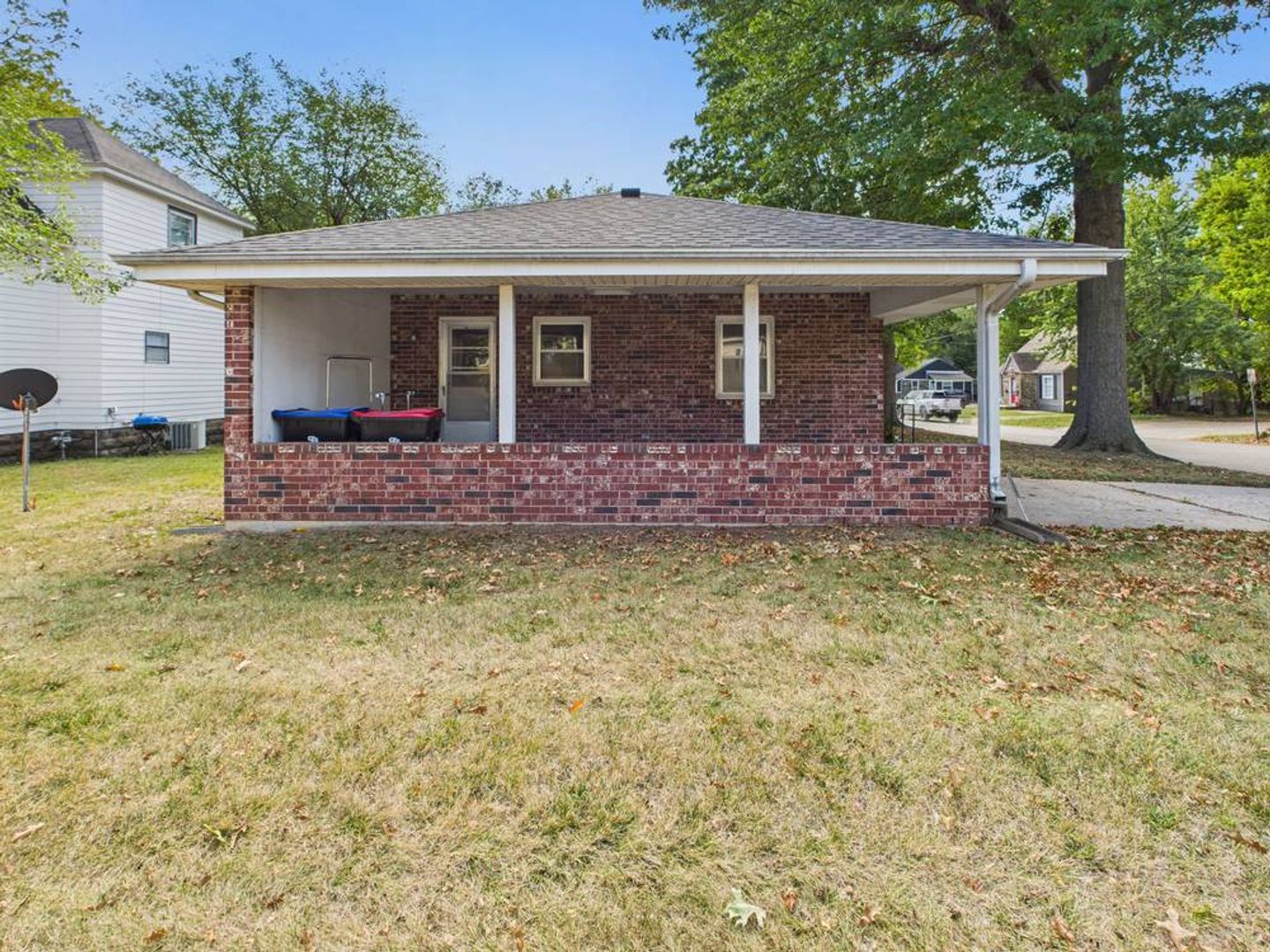 Warrensburg Apartment: 203 & 205 N Charles St