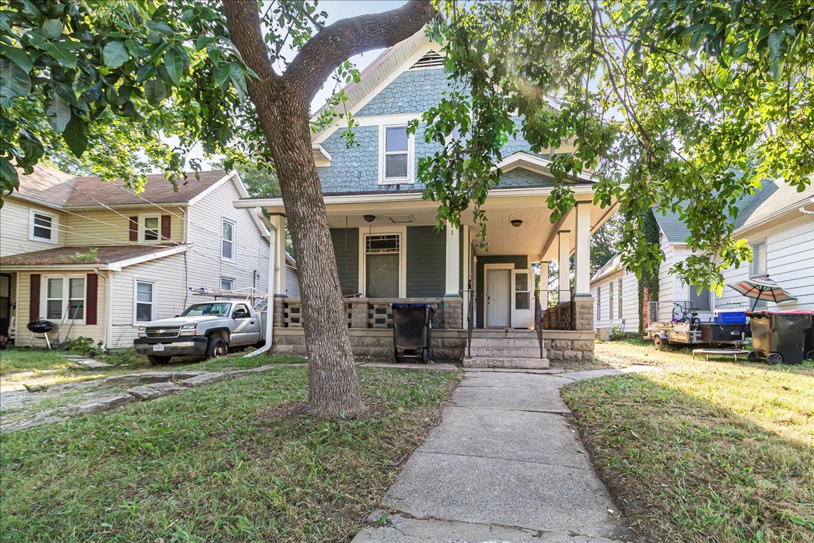 Warrensburg House: 411 N College Ave