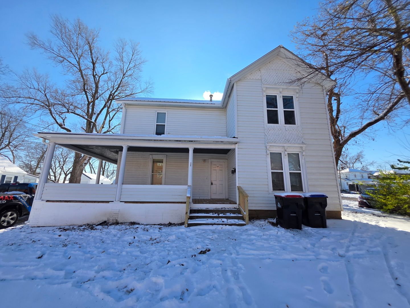 Warrensburg Apartment: 308 E Clark