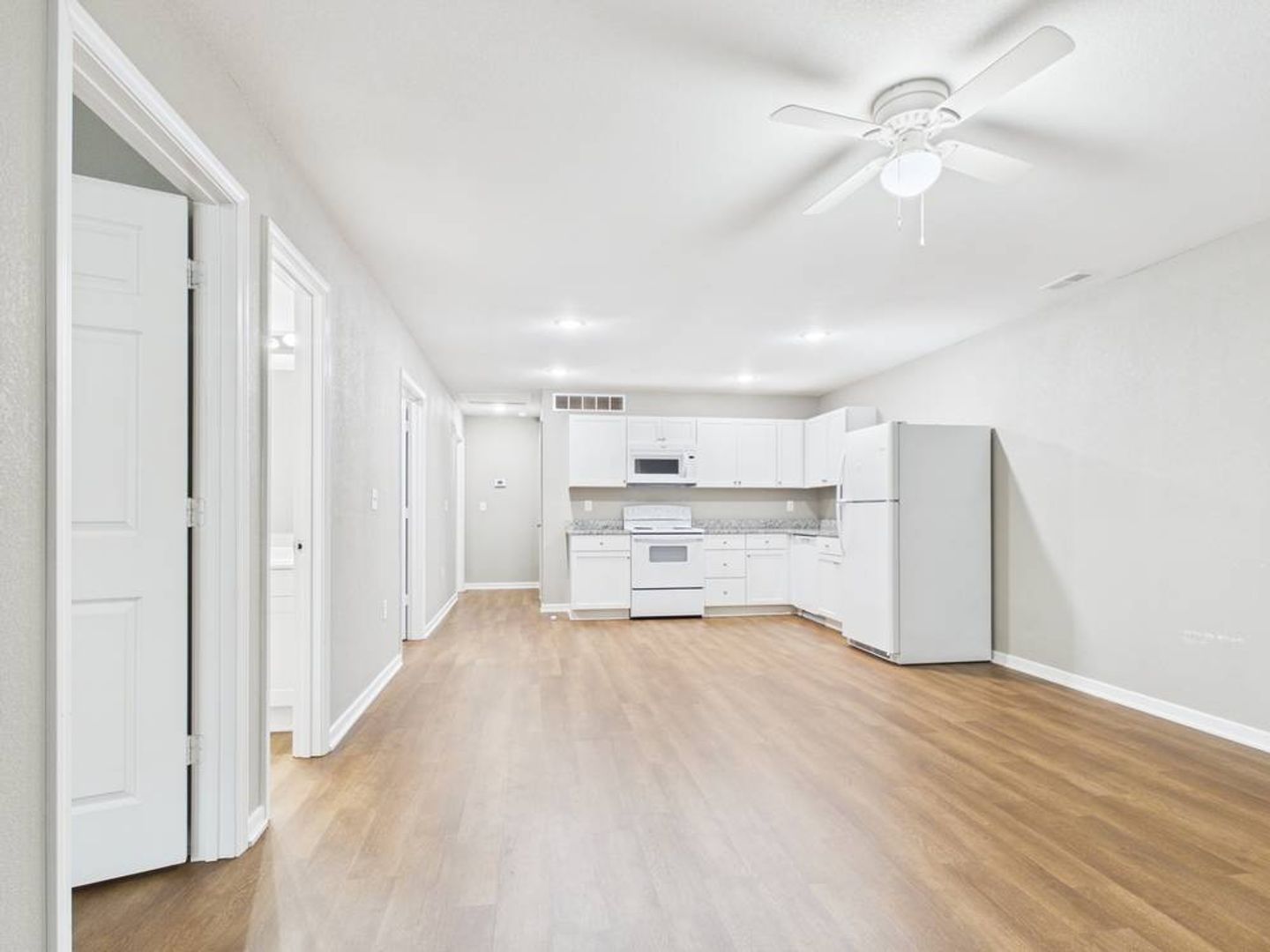 Warrensburg Apartment: 306 W Market St