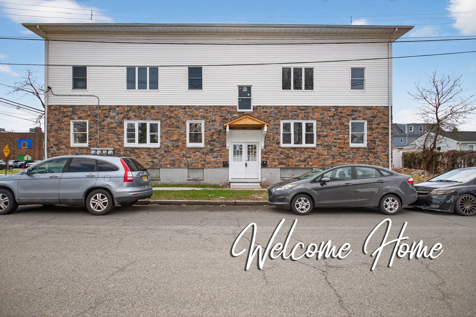 Roselle Apartment: 378 Grand St,