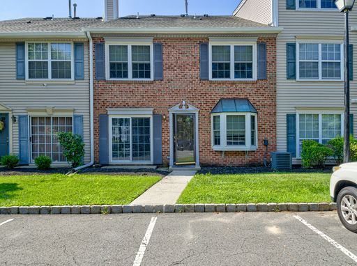 96 Versailles Ct