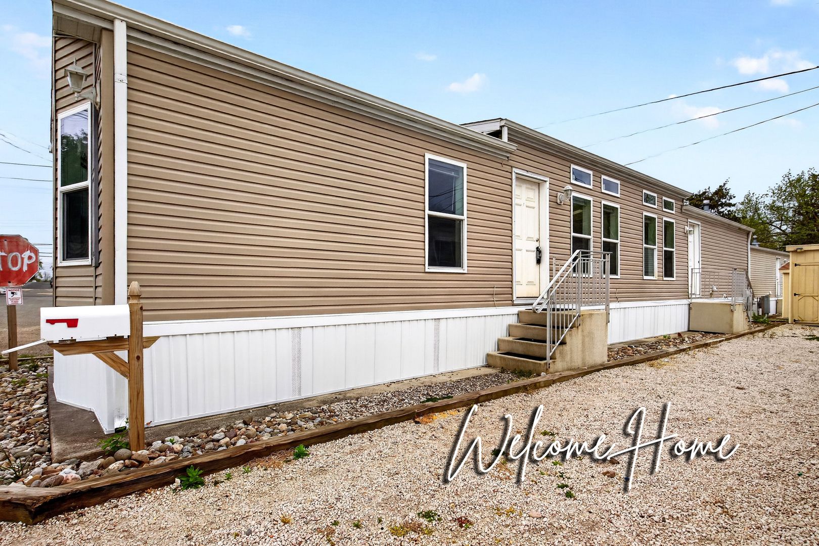 Pleasantville Apartment: 15 W Redwood Ave