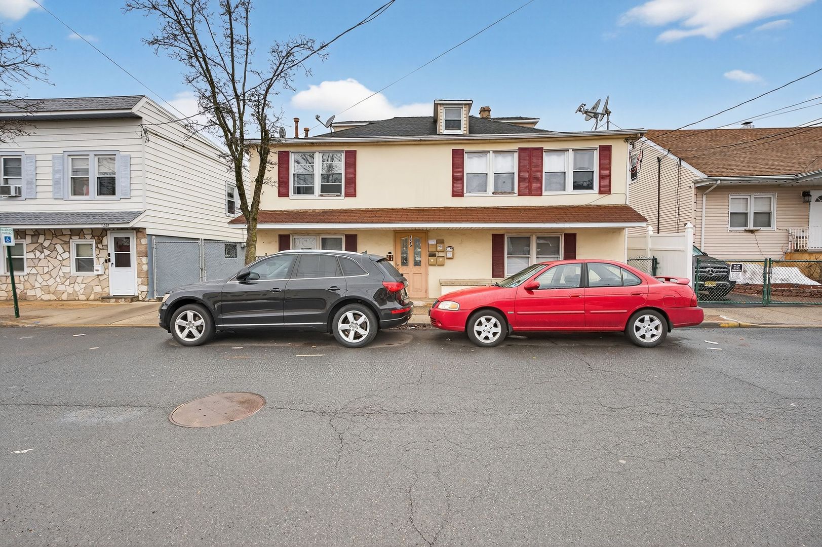 Hillside Apartment: 1290 Baker Street,