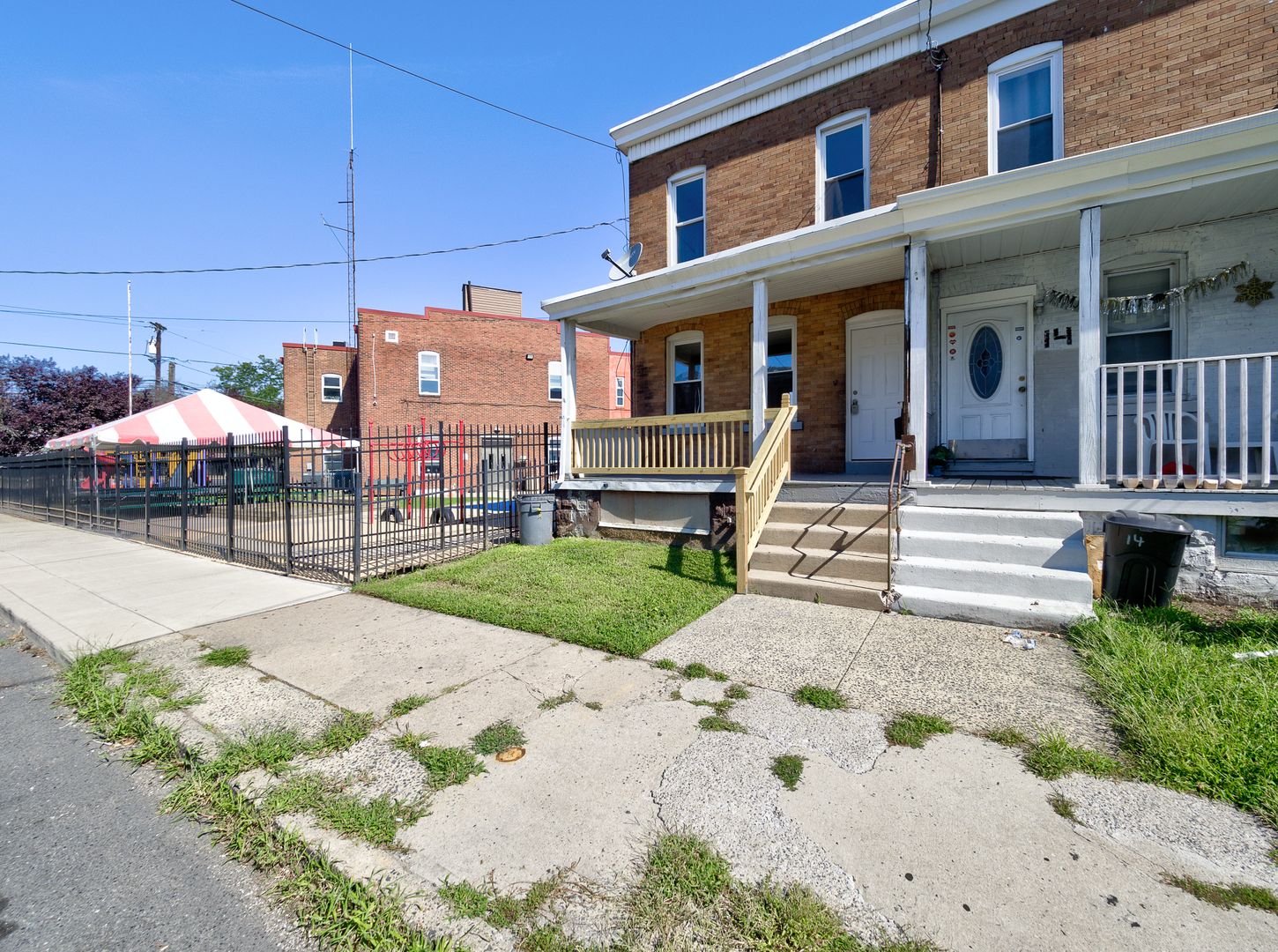 Hamilton House: 12 Adella Ave
