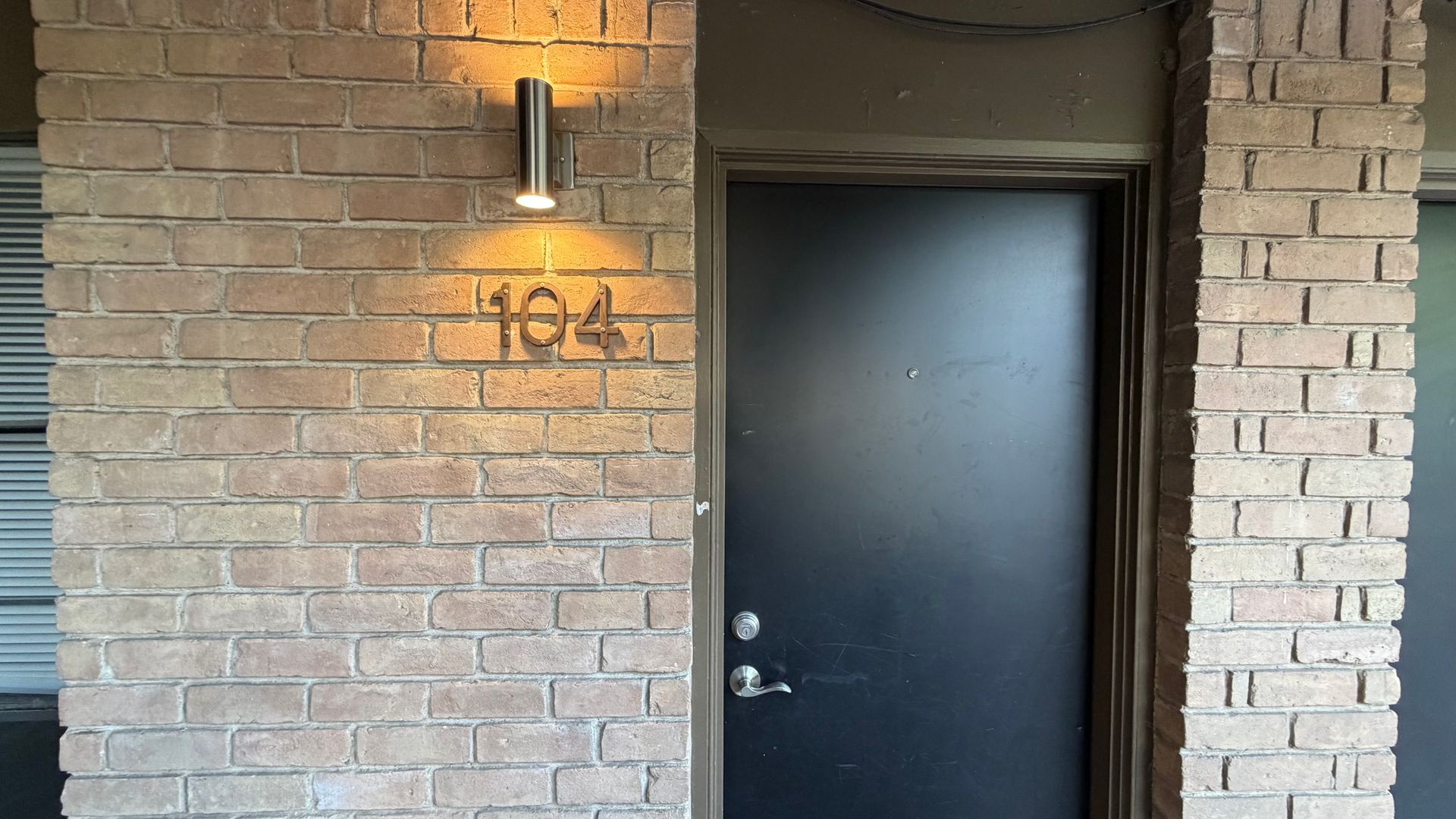 Dallas Apartment: 4107 Avondale Avenue 104
