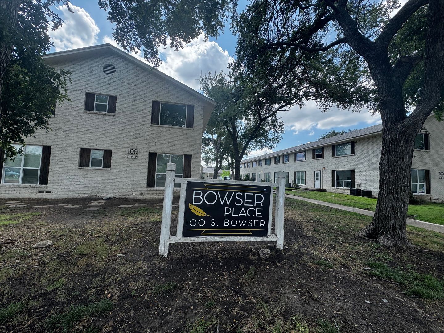 Richardson Apartment: 100 S Bowser Rd