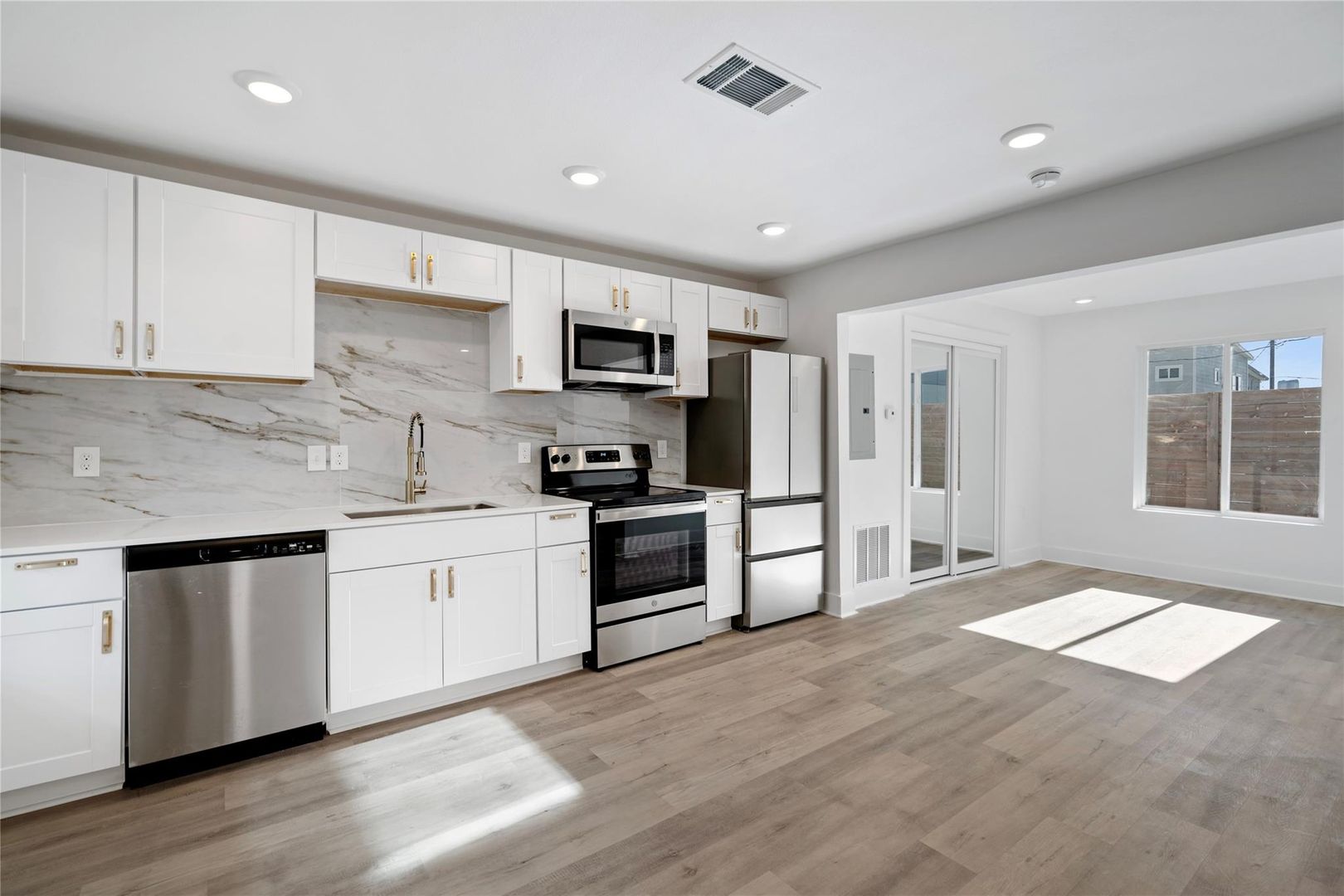 Dallas Apartment: 5015 San Jacinto