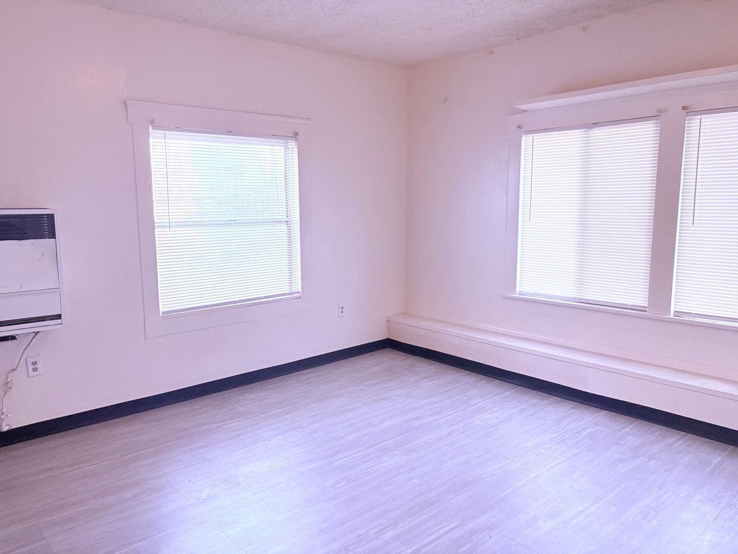 Los Angeles Apartment: 901 S Vermont Ave.