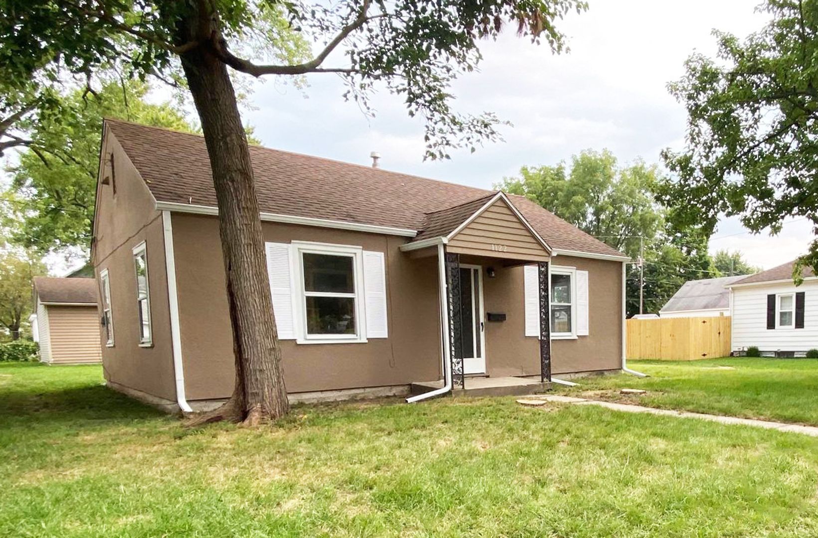 Lafayette House: 1122 Franklin Street