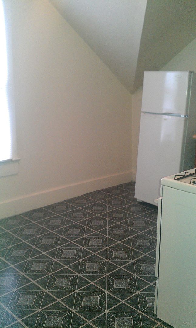 Lafayette Apartment: 714 1/2 S 5th Street