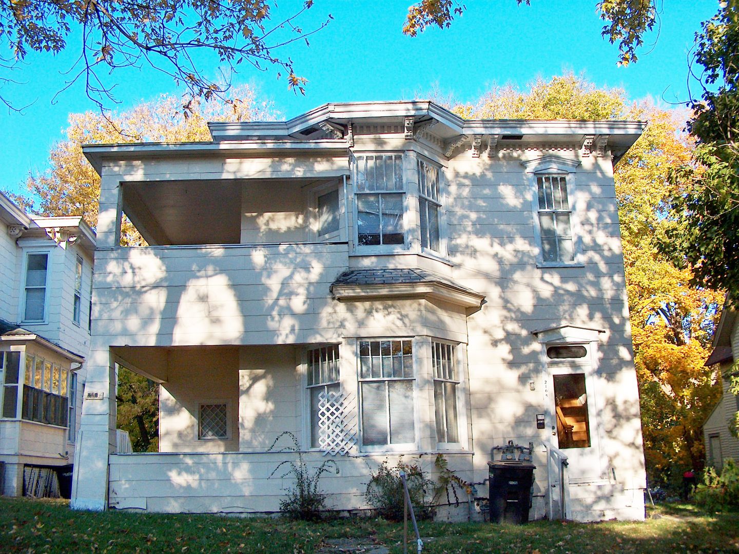 Lafayette Apartment: 212 Tinkler Street