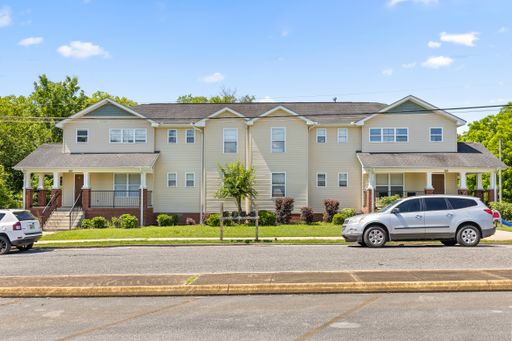 Spacious 3 Bedroom/ 1.5 bath INCOME RESTRICTED – photo 1