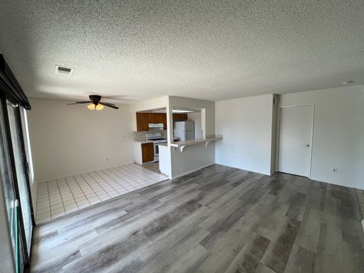 Long Term - 2 Bed 2 Bath in Cathedral City!
