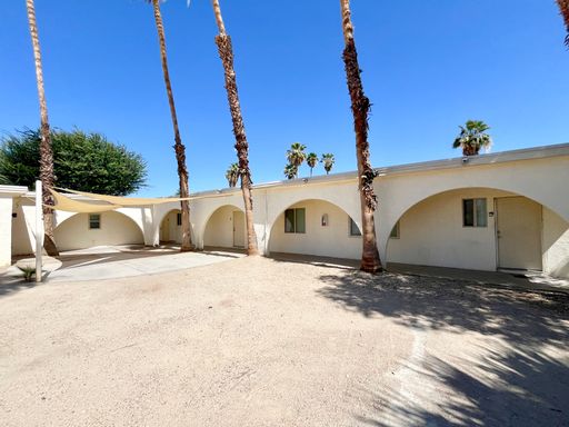 Long Term - Studio 1 Bath in Cathedral City!