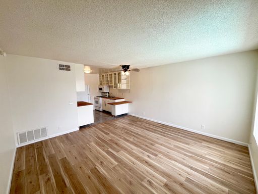 Long Term - 1 Bed 1 Bath in Palm Springs! – photo 1