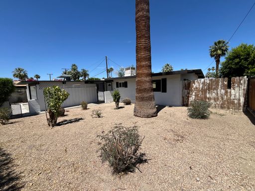 Long Term - 5 Bed 4 Bath in Cathedral City! – photo 1