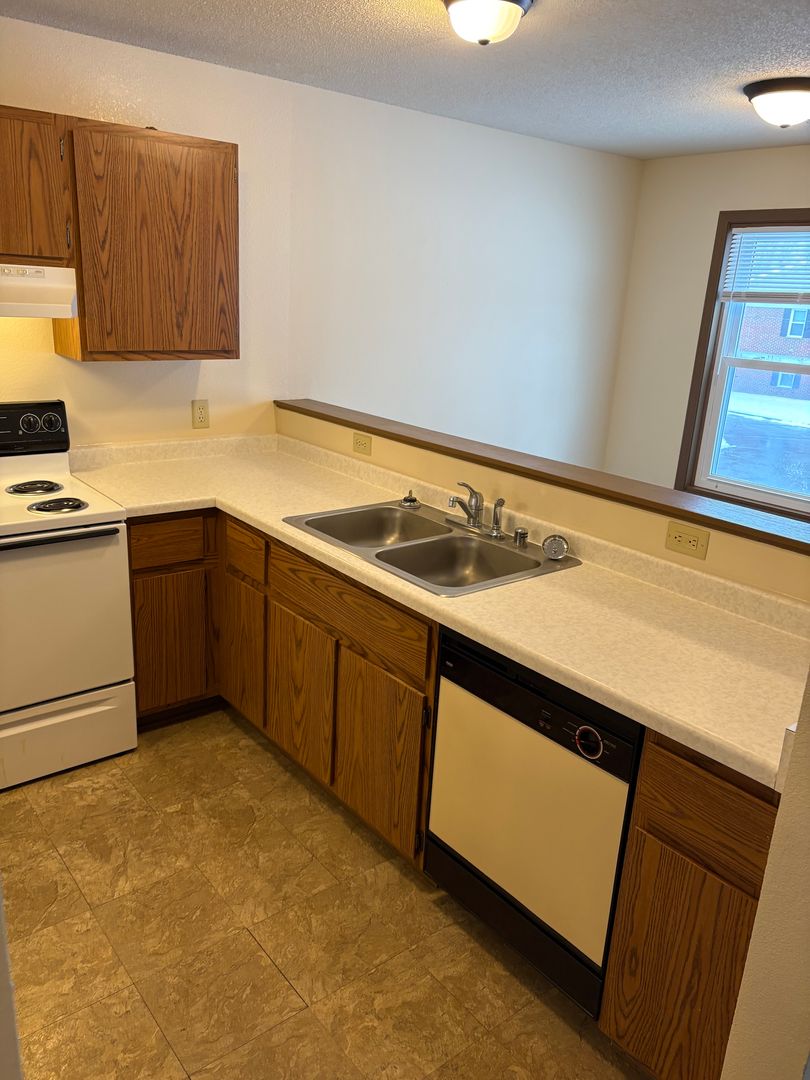 South Milwaukee Apartment: 3344 Marina Rd.