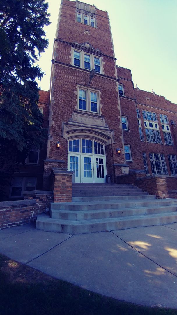 Jefferson Apartment: 201 S. Copeland Ave.