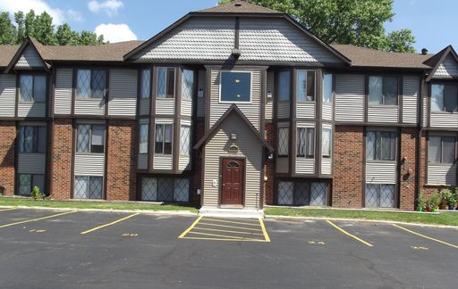 Sunny 1 Bedroom in Great South Milwaukee Location! – photo 1