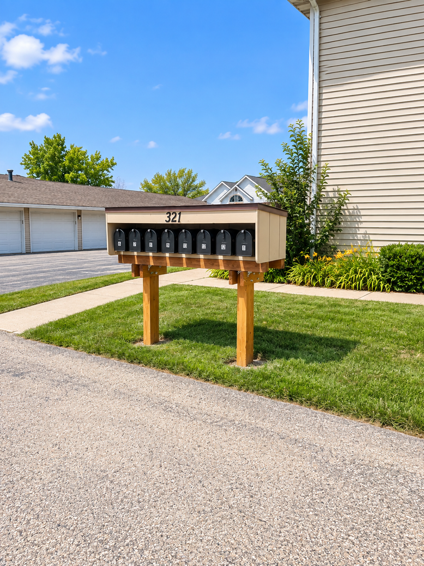Parkside Village Apartment Homes in Mayville, WI 2 of 12