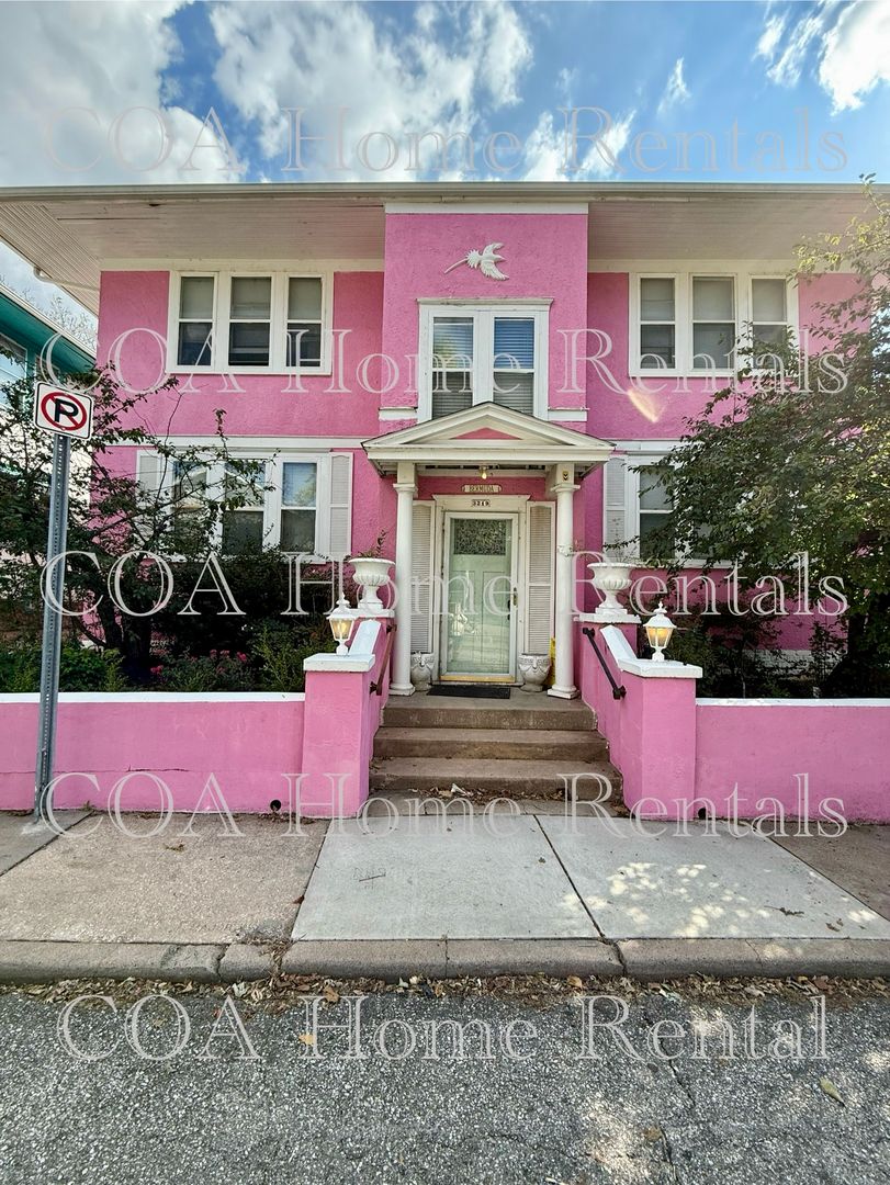 Wichita Apartment: 3219 E Oakland