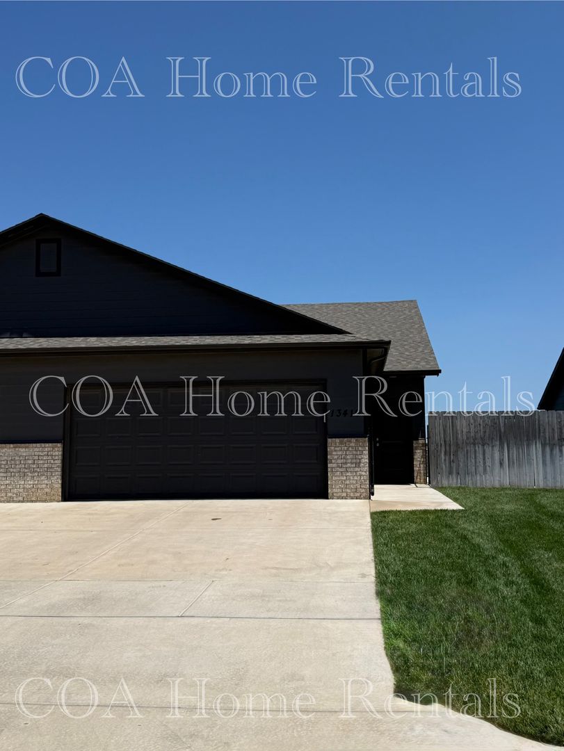 Wichia Townhome: 13417 W. Haskell
