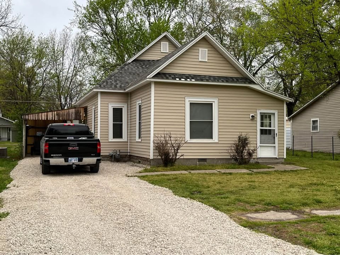 Pittsburg House: 525 E 22nd St