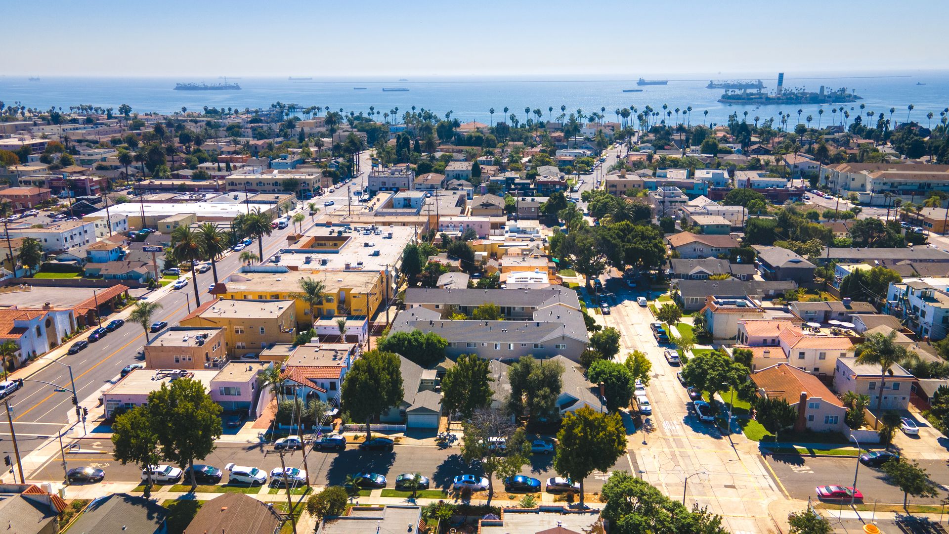 Long Beach Apartment: 246 Coronado Avenue