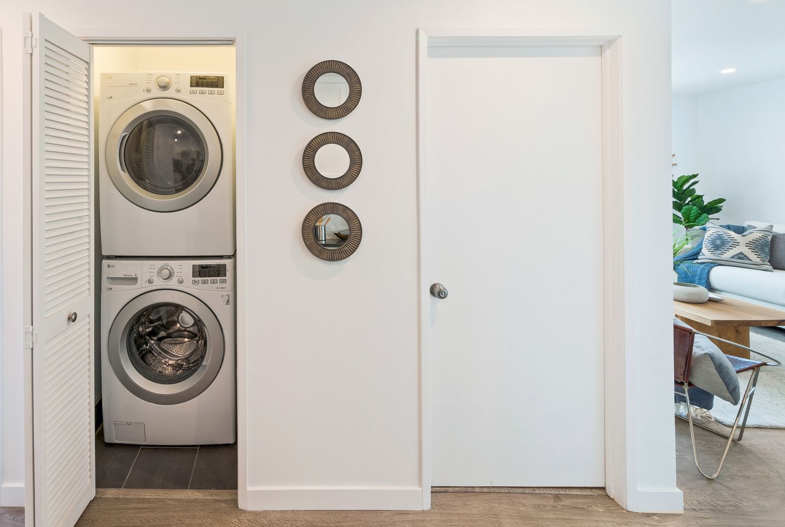 Long Beach Apartment: 1532 E 2nd Street