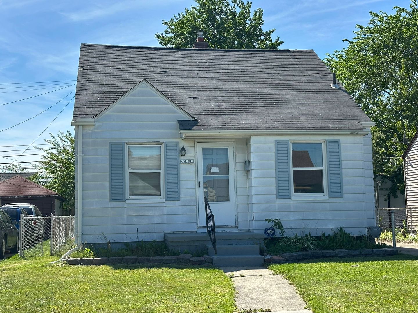 Eastpointe House: 20939 Beechwood