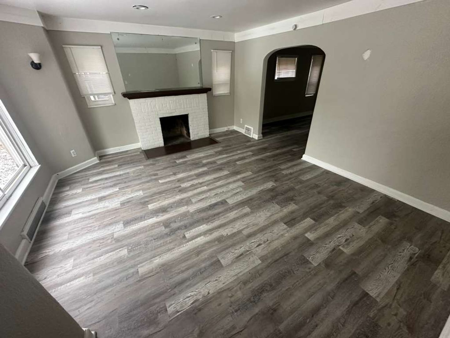 detroit Apartment: 14753 St Marys