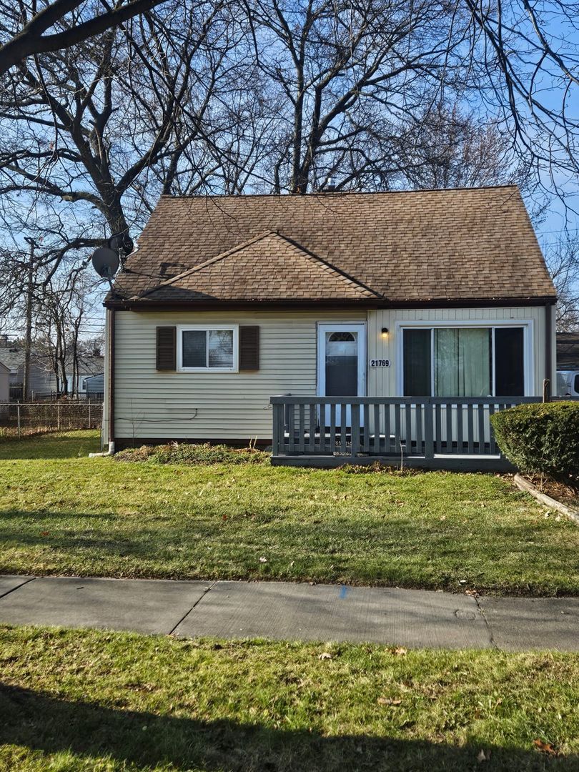 Warren House: 21769 Ira