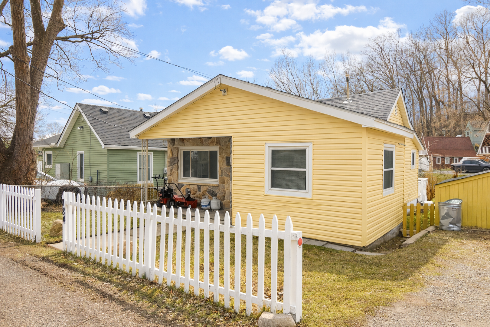 Lake Orion House: 784 Porteous