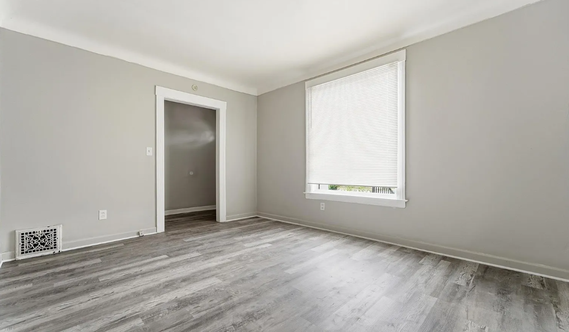 Eastpointe Apartment: 14761 Stephens