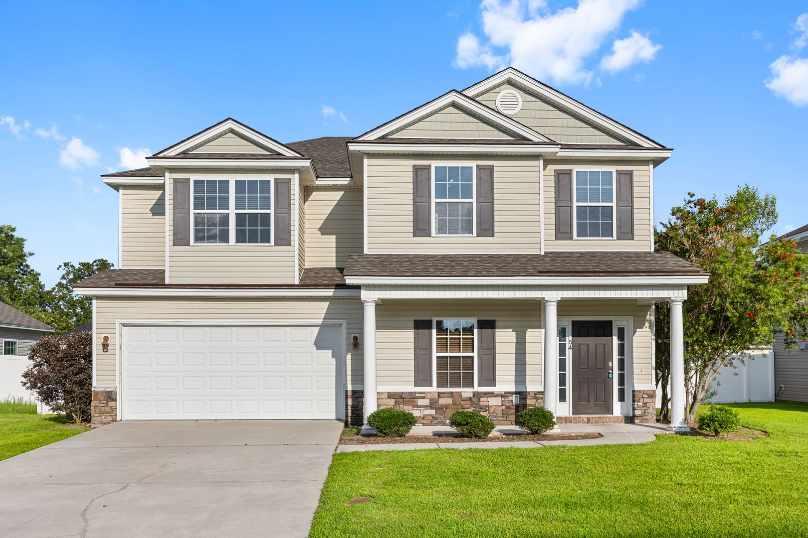 Richmond Hill House: 54 Rhett Lane