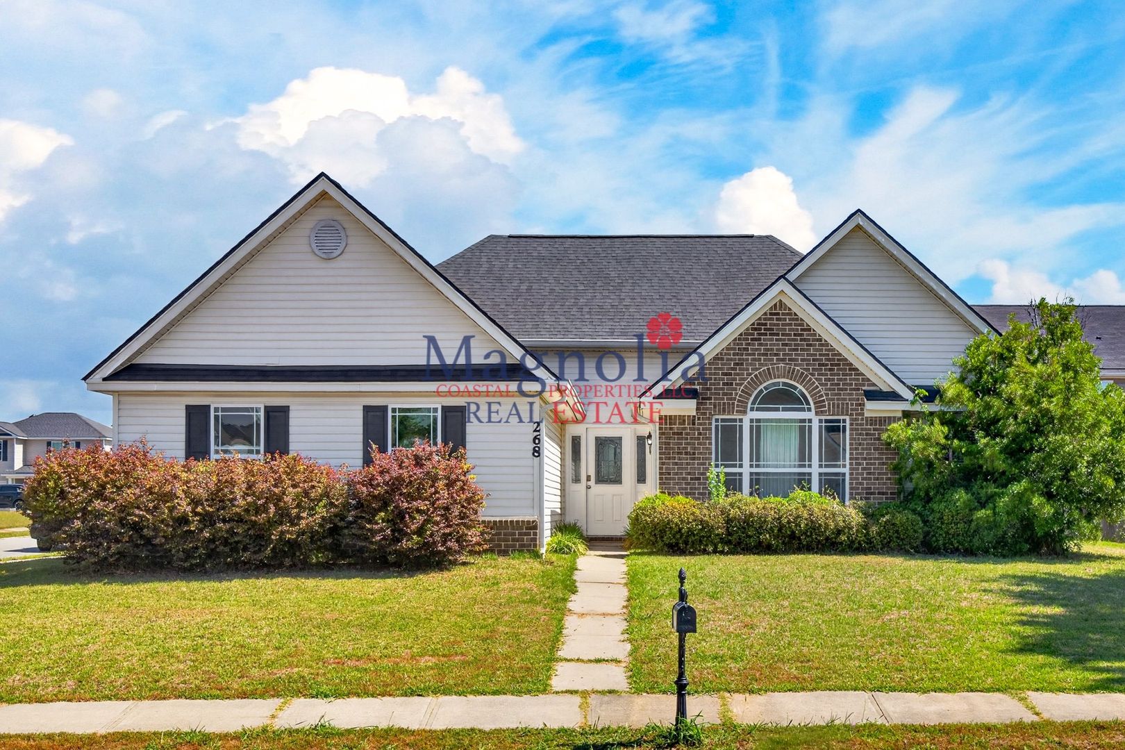 Richmond Hill House: 268 Scarlett Lane