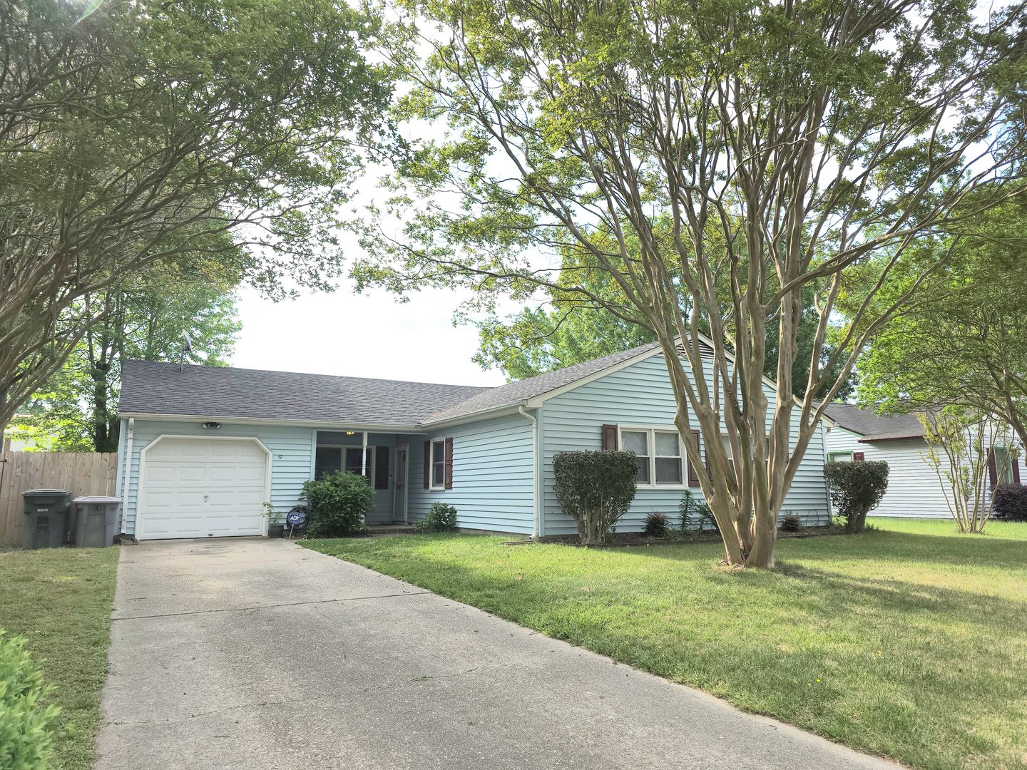 Hampton House: 17 Philmont Drive