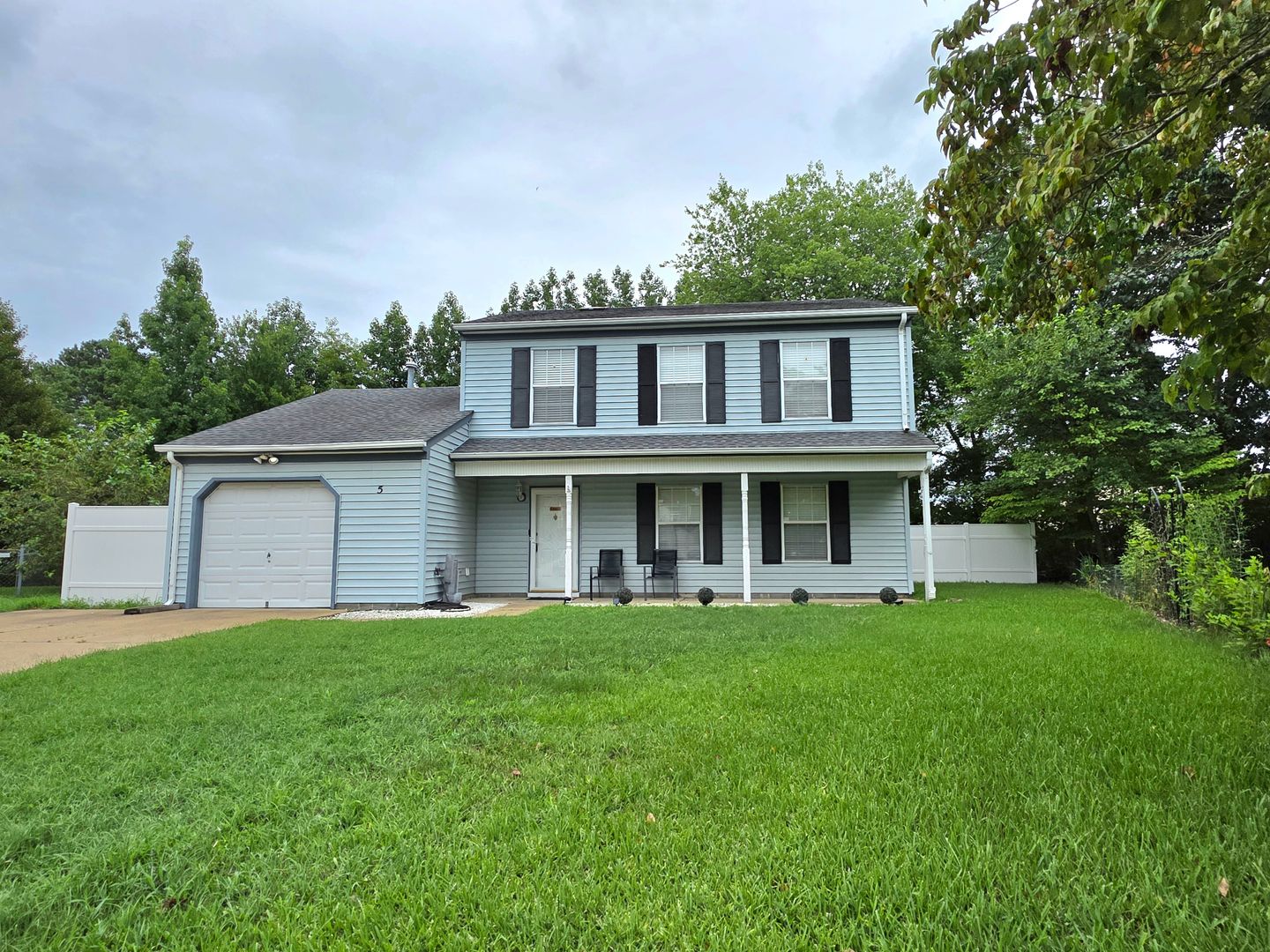 Hampton House: 5 Longleaf Court