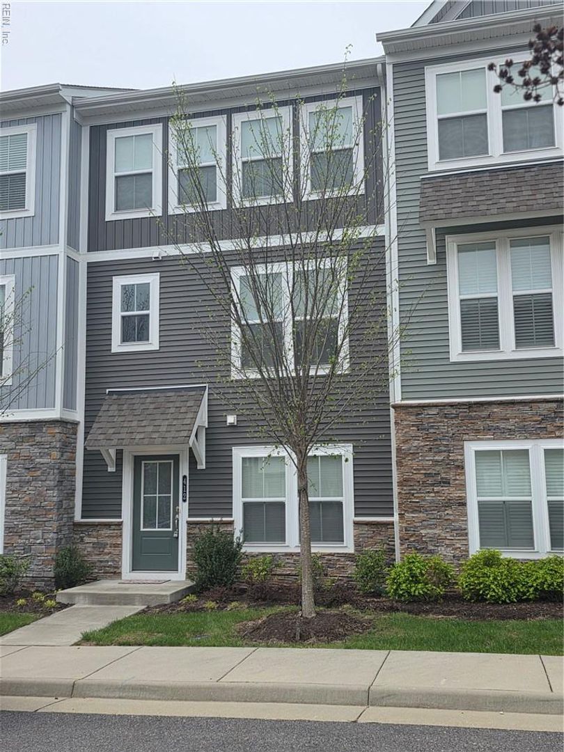 Williamsburg Townhome: 412 Bulkhead Place