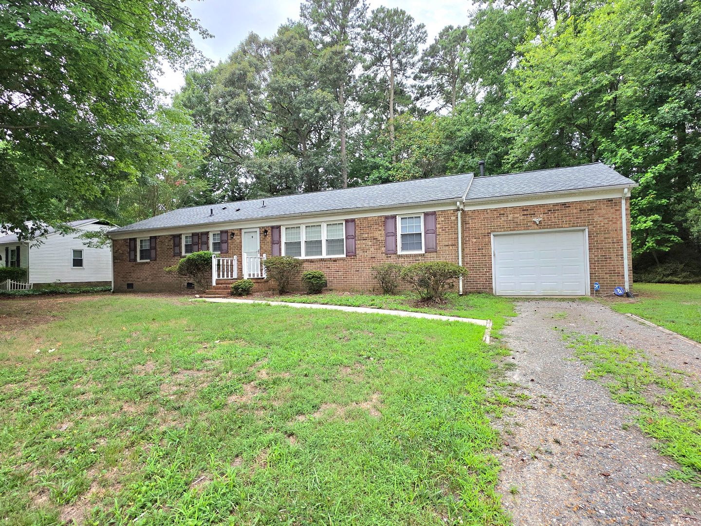 Yorktown House: 409 Rosewood Lane