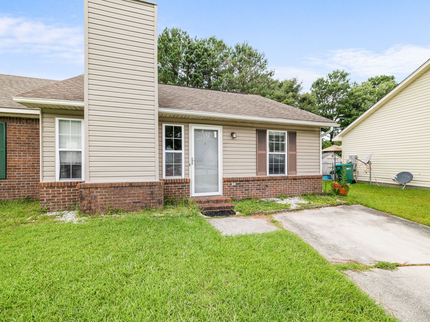 Midway Park House: 116 Live Oak Ct