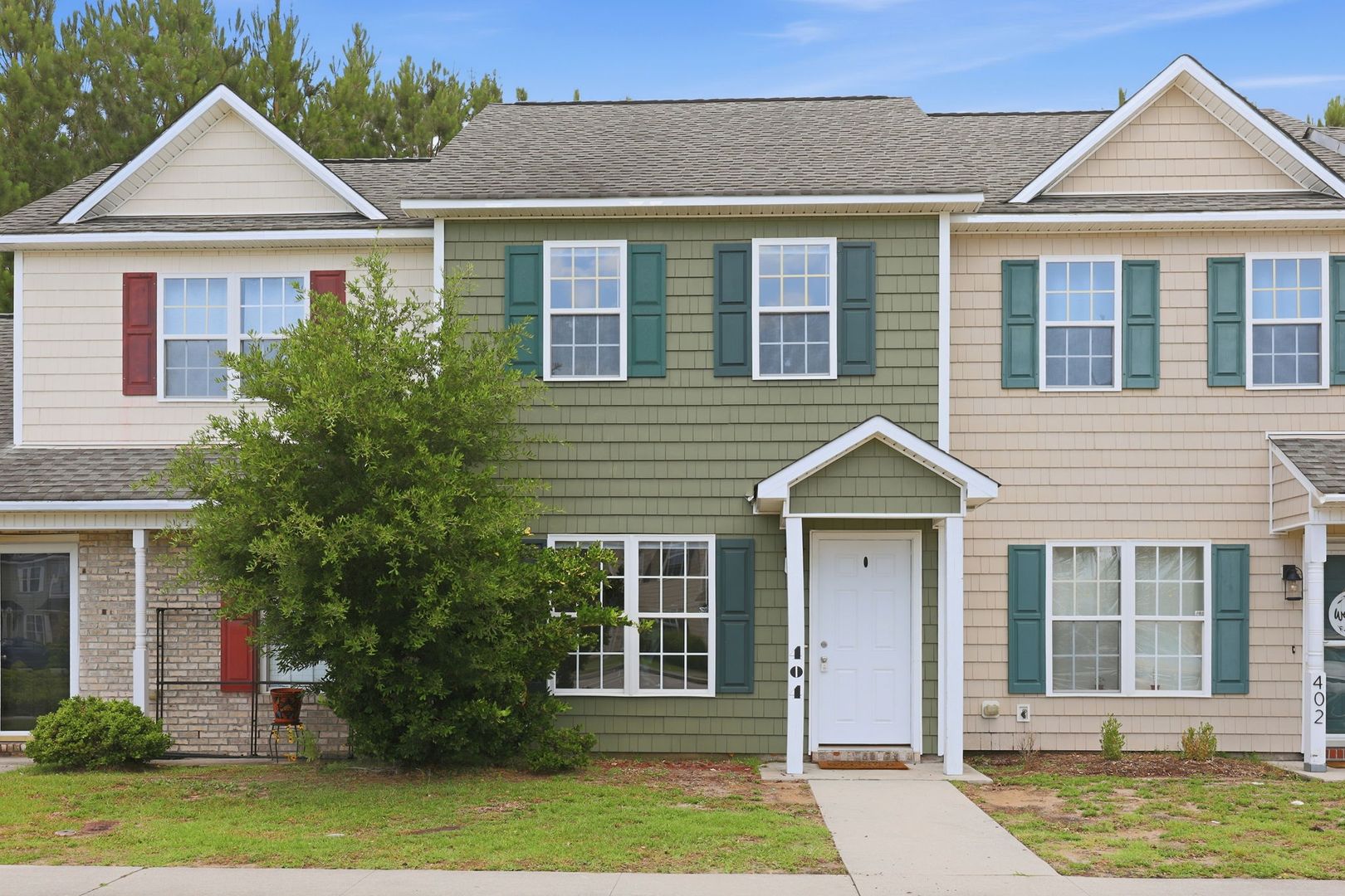 Jacksonville House: 404 Springwood Drive