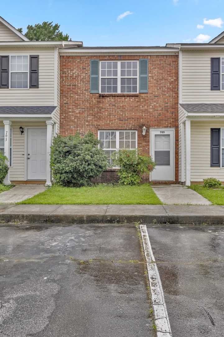 Jacksonville House: 705 Timberlake Trail