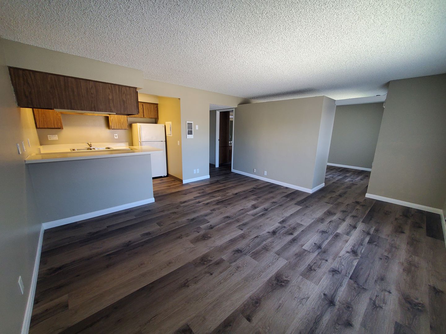 Oxnard Apartment: 1800 Gina Dr.