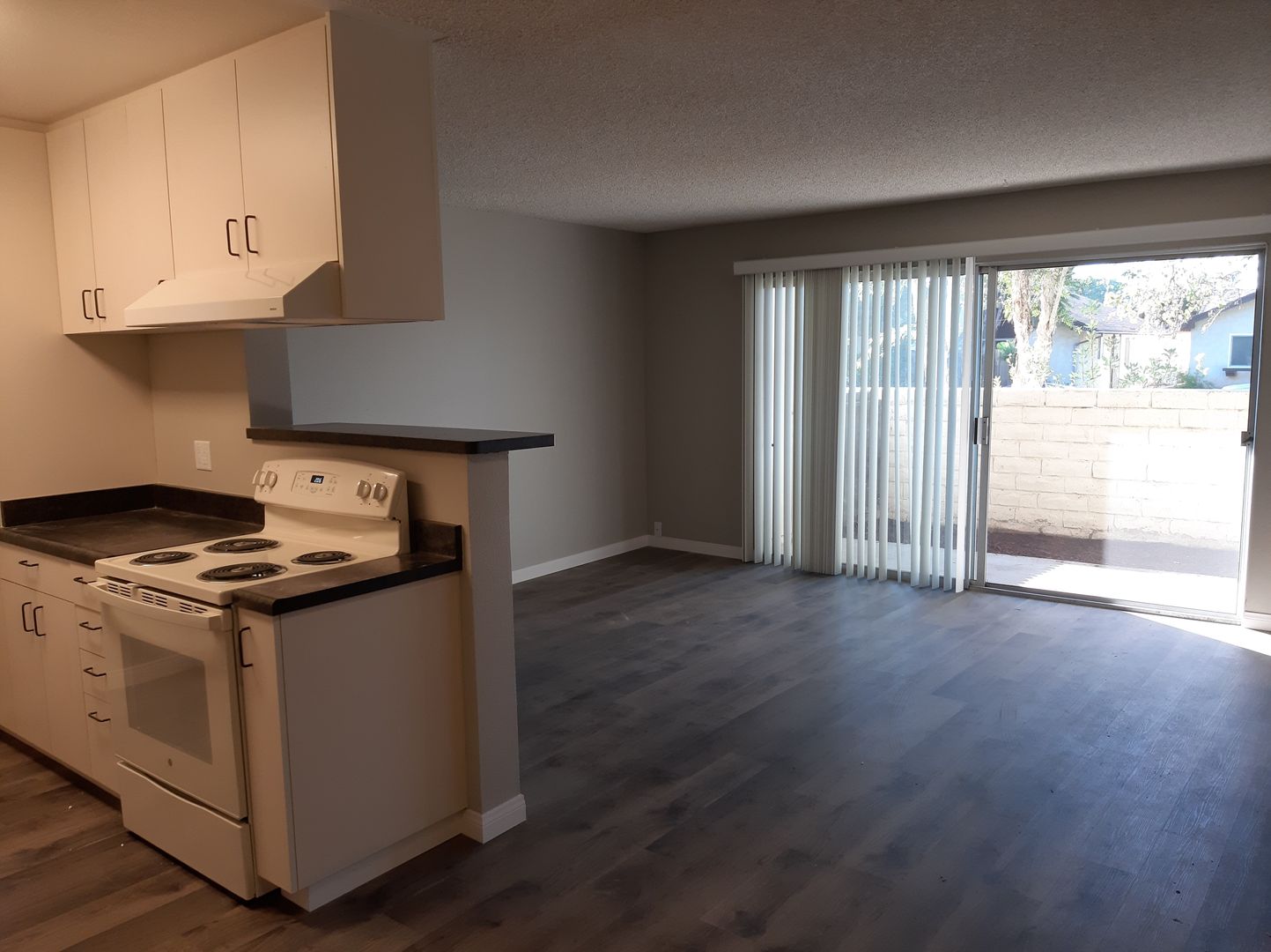 Oxnard Apartment: 1800 Gina Dr.
