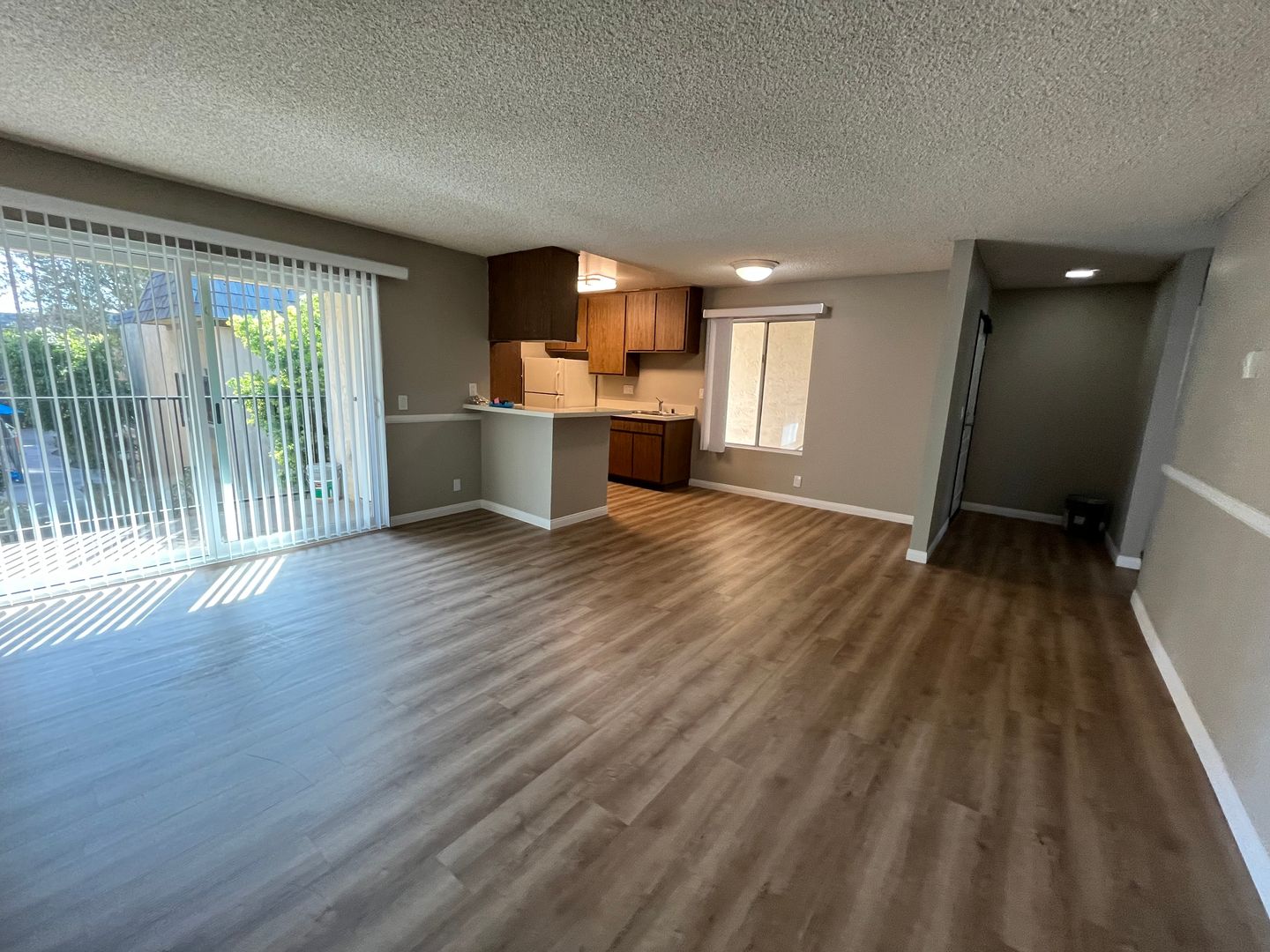 Oxnard Apartment: 1800 Gina Dr.